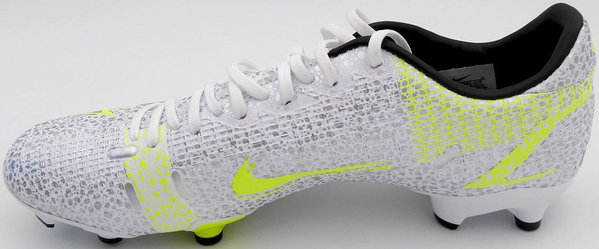 Mason Mount Autographed Silver & Yellow Nike Mercurial Cleat Shoe Chelsea F.C. Size 8 Beckett BAS #K06350