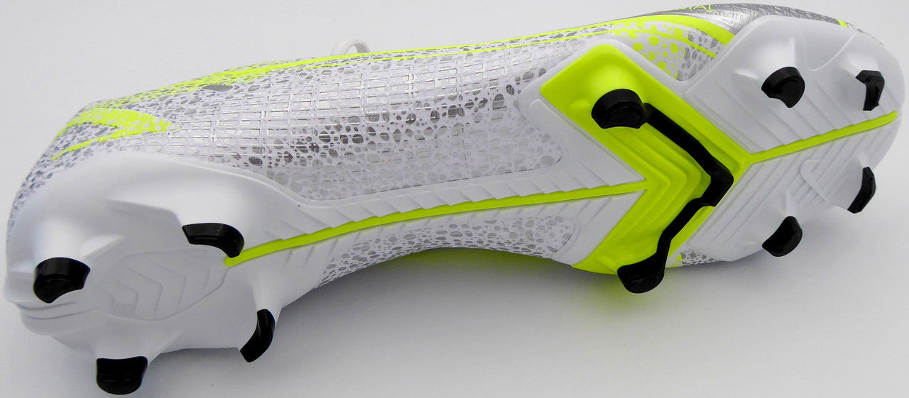 Mason Mount Autographed Silver & Yellow Nike Mercurial Cleat Shoe Chelsea F.C. Size 8 Beckett BAS #K06350