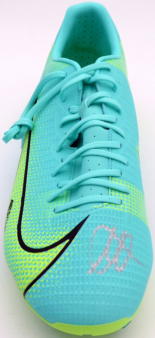 Mason Mount Autographed Teal Nike Mercurial Cleat Shoe Chelsea F.C. Size 12 Beckett BAS #K06301