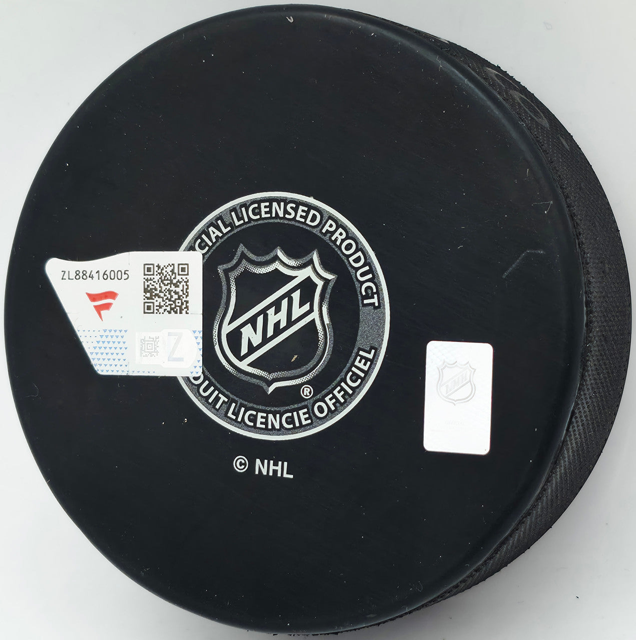 Brandon Tanev Autographed Seattle Kraken Logo Hockey Puck Fanatics Holo Stock #254167