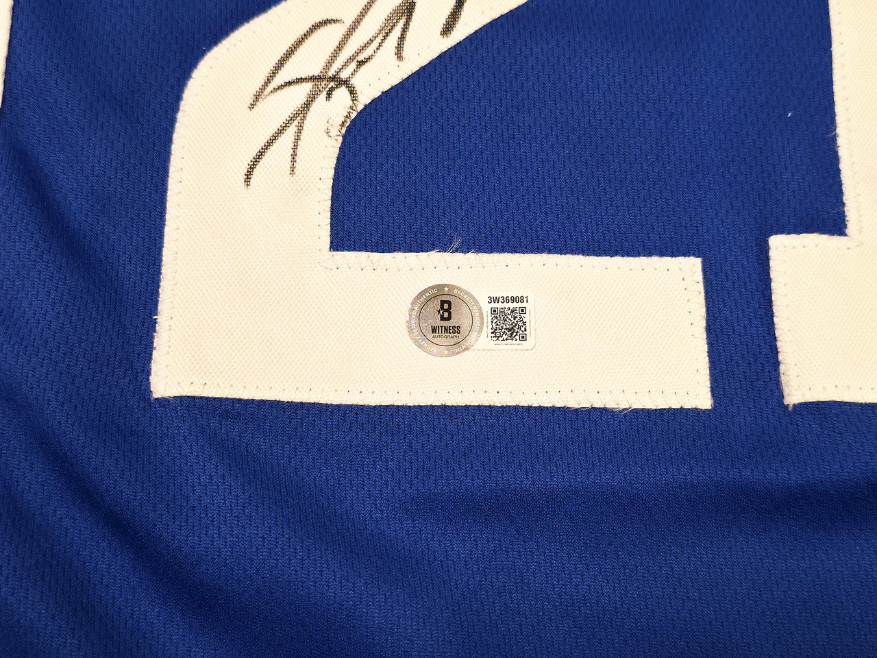 Mark McGwire & Sammy Sosa Autographed Red, White & Blue Jersey St. Louis Cardinals, Chicago Cubs Beckett BAS Witness Stock #253589
