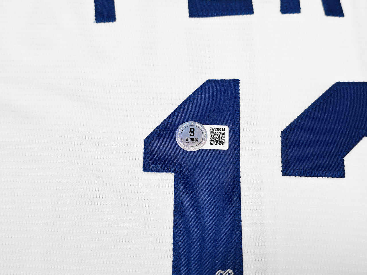 Kansas City Royals Salvador Perez Autographed White Nike Jersey Size XL Beckett BAS Witness Stock #254168