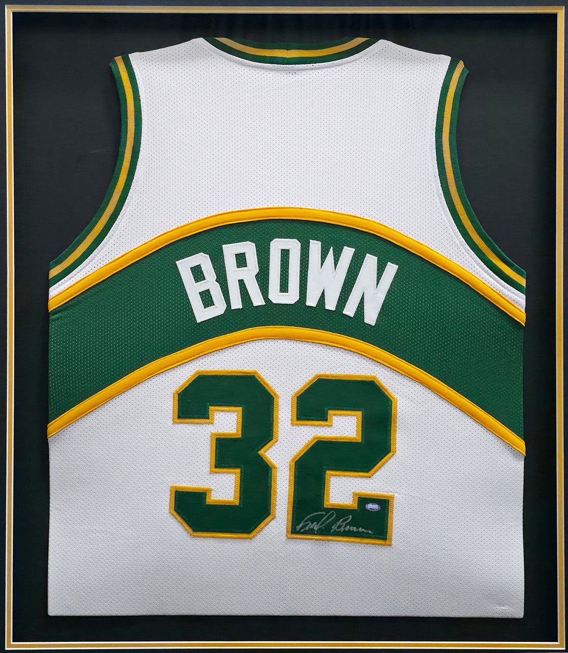 Seattle Supersonics Downtown Fred Brown Autographed Framed White Jersey MCS Holo Stock #256420