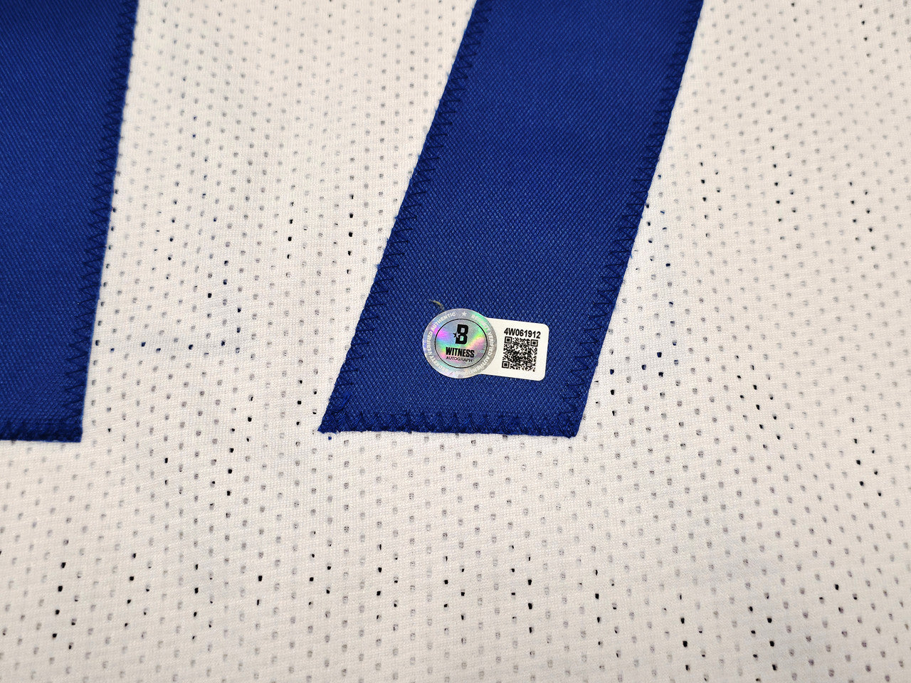 Los Angeles Rams Davante Adams Autographed White Jersey Beckett BAS Witness Stock #257217