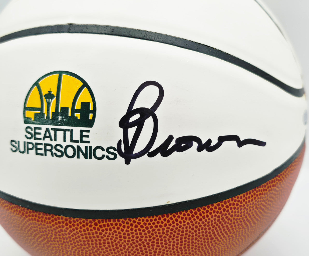 Downtown Fred Brown Autographed 1978-79 NBA Champions Logo Basketball Seattle Supersonics MCS Holo Stock #256895