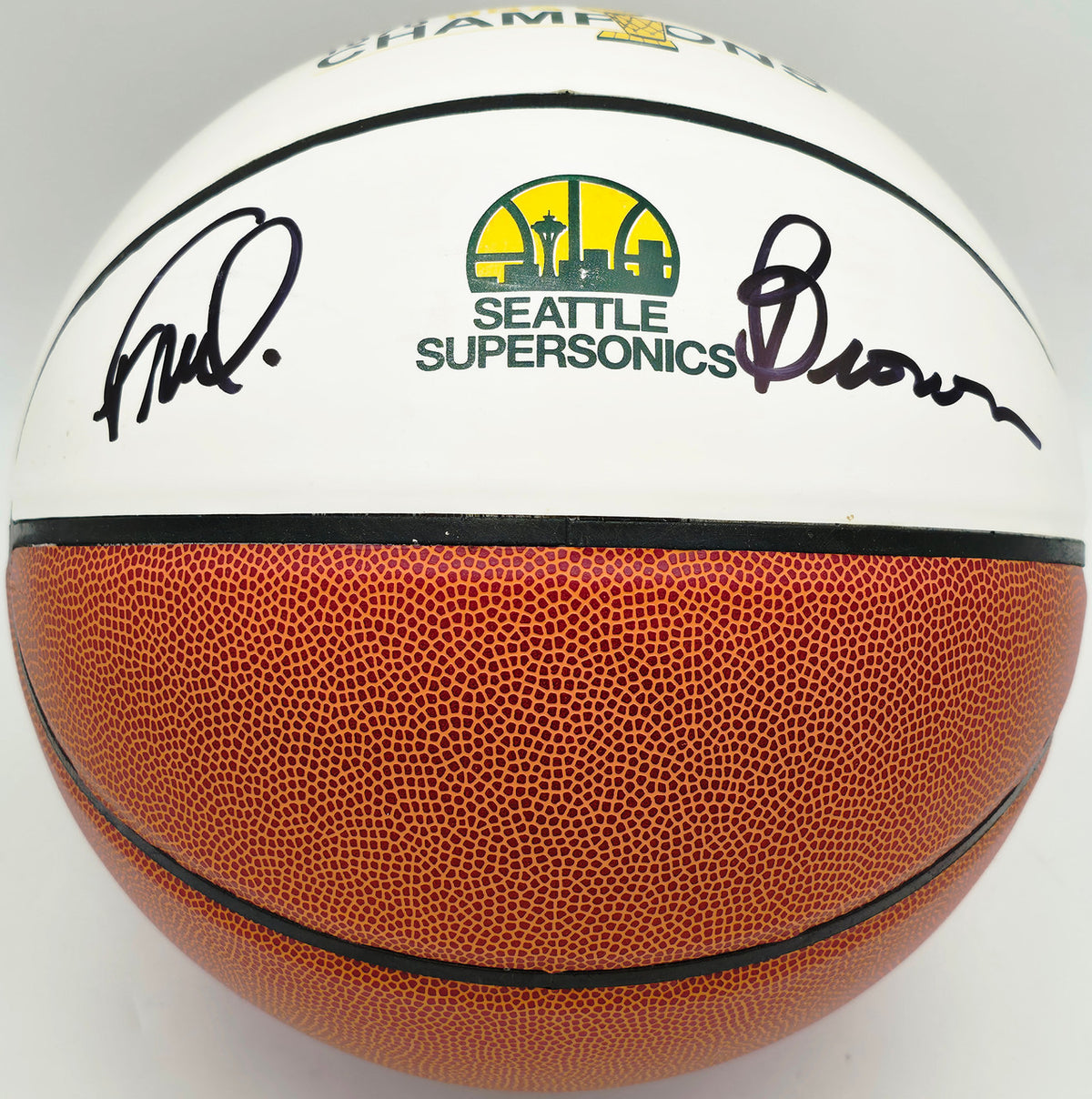 Downtown Fred Brown Autographed 1978-79 NBA Champions Logo Basketball Seattle Supersonics MCS Holo Stock #256895