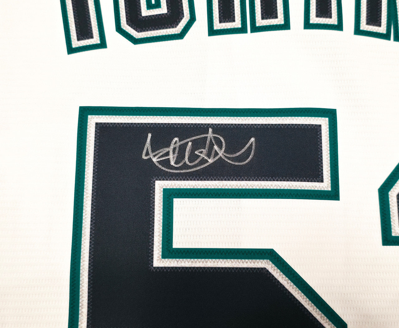 Seattle Mariners Ichiro Suzuki Autographed White Nike Hall of Fame Patch Jersey Size L IS Holo & Beckett BAS Witness Stock #256857