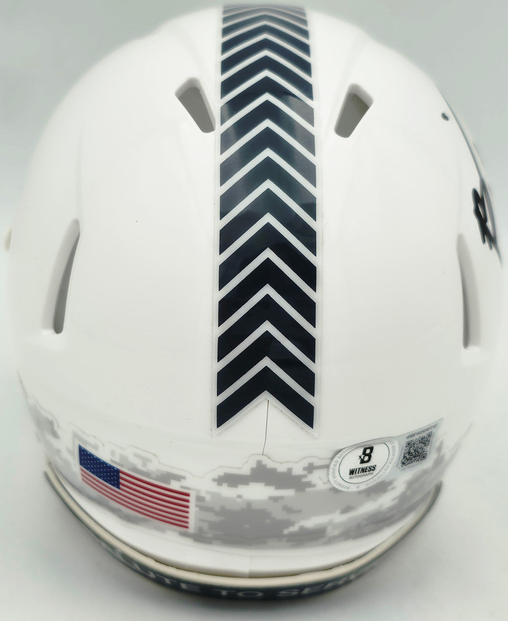 Brian Urlacher Autographed Chicago Bears White 2024 Salute To Service Speed Mini Helmet "USA" Beckett BAS Witness Stock #261927
