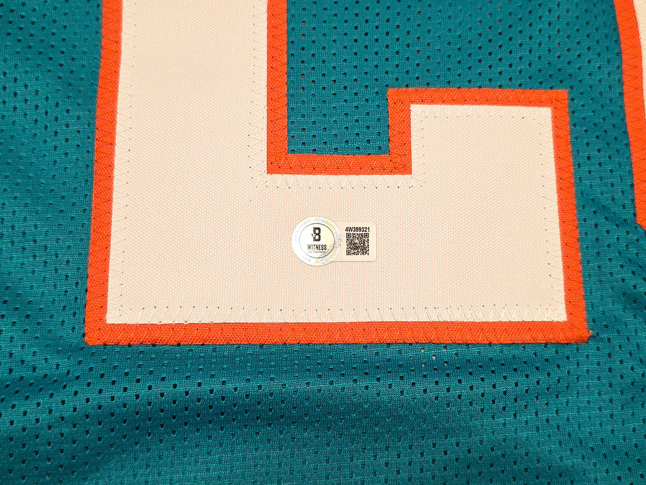 Miami Dolphins De'Von Achane Autographed Teal Jersey Beckett BAS Witness Stock #261450