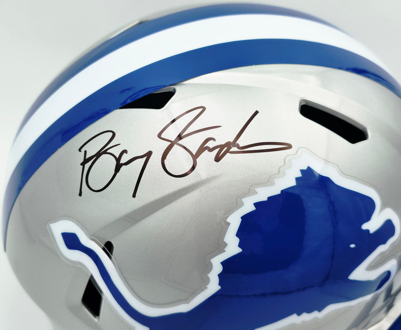Barry Sanders Autographed Detroit Lions 1983-02 Silver Throwback Full Size Speed Replica Helmet Beckett BAS QR Stock #260180