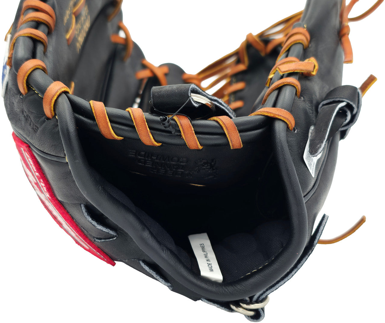 Ken Griffey Jr. Autographed Black Rawlings Heart of the Hide Signature Model Baseball Fielding Glove Seattle Mariners Beckett BAS Witness Stock #262142