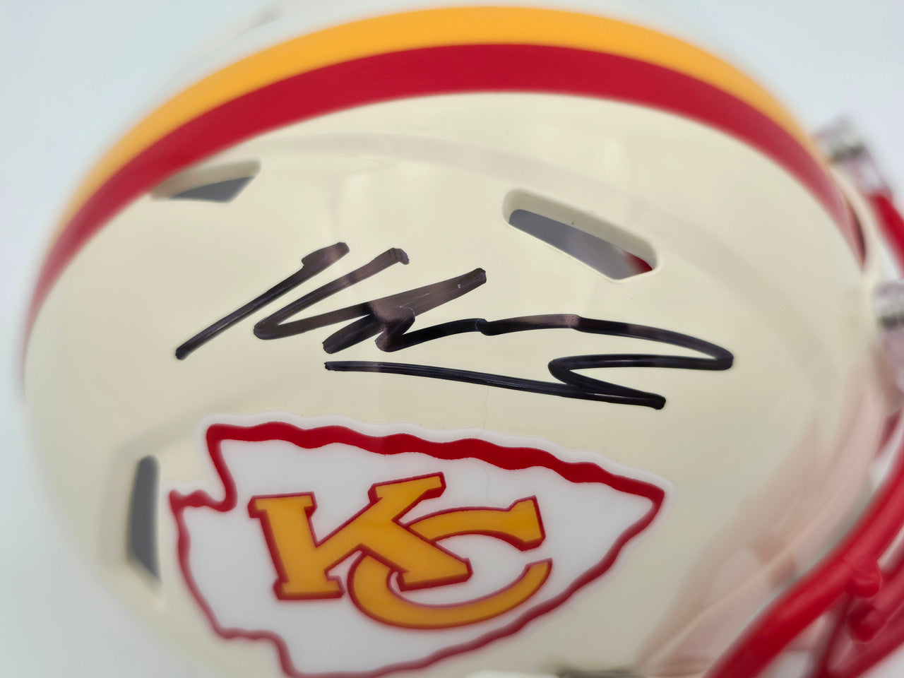 Kenneth Walker III Autographed Kansas City Chiefs Cream Retro Speed Mini Helmet Beckett BAS Witness Stock #262137