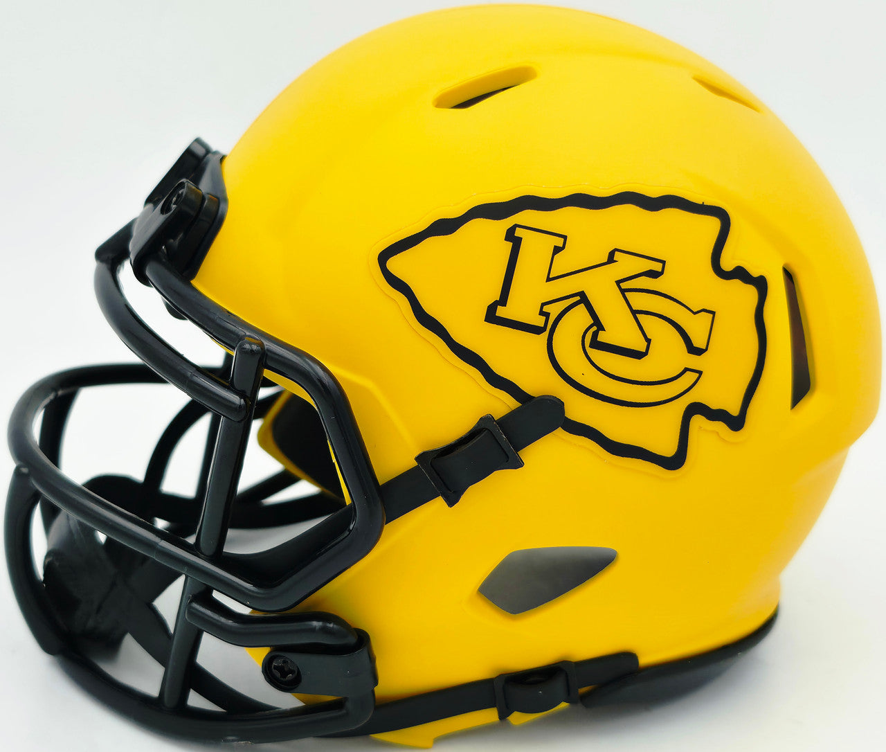 Kenneth Walker III Autographed Kansas City Chiefs Rave Yellow Rave Speed Mini Helmet Beckett BAS Witness Stock #262138