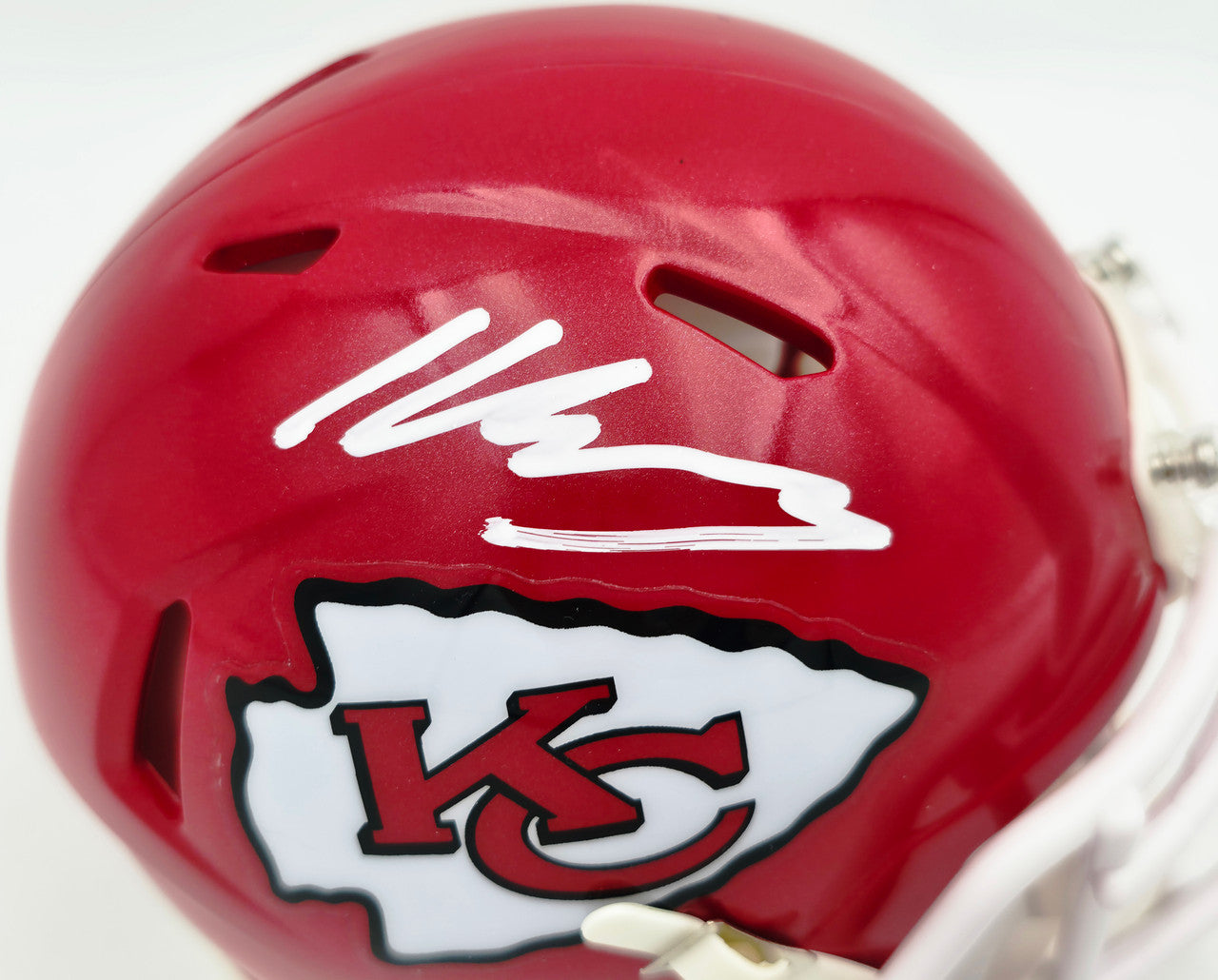 Kenneth Walker III Autographed Kansas City Chiefs Red Speed Mini Helmet Beckett BAS Witness Stock #262139
