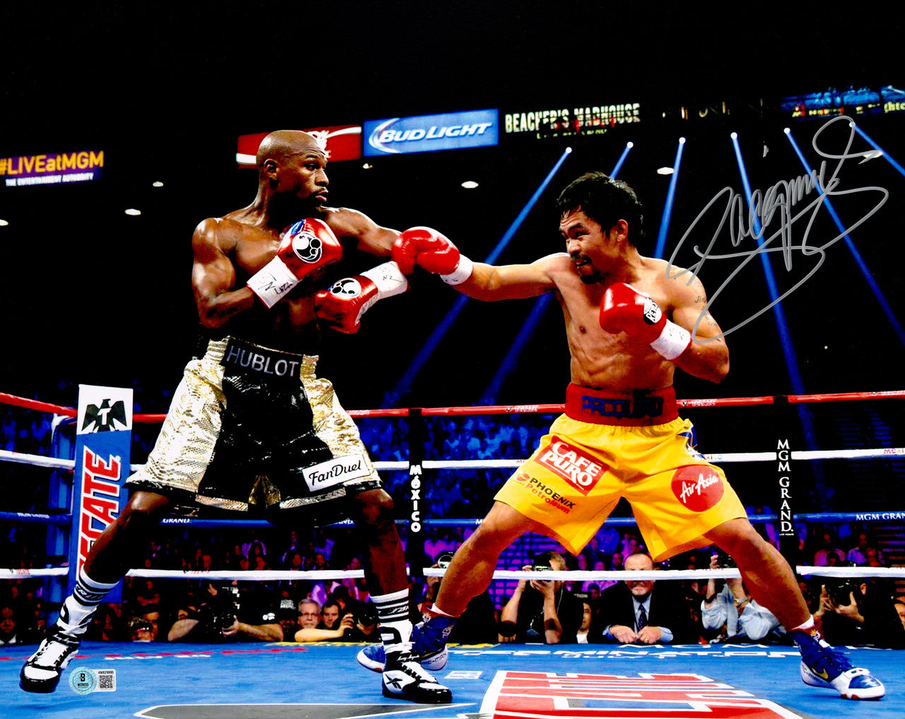 Manny Pacquiao Autographed 16x20 Photo Beckett BAS Witness Stock #262350