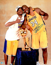 Shaquille Shaq O'Neal Autographed 16x20 Photo Los Angeles Lakers Beckett BAS Witness Stock #262079