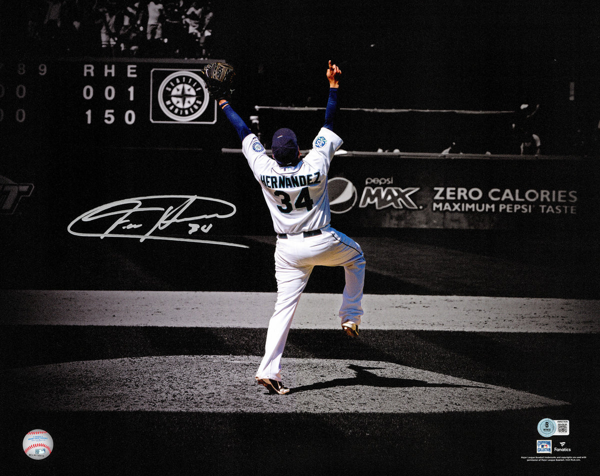 Felix Hernandez Autographed 16x20 Photo Seattle Mariners Beckett BAS Witness Stock #262499