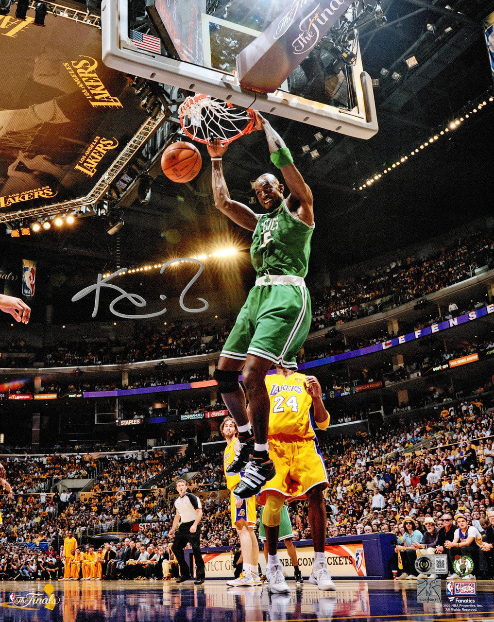 Kevin Garnett Autographed 16x20 Photo Boston Celtics Beckett BAS Witness Stock #265798
