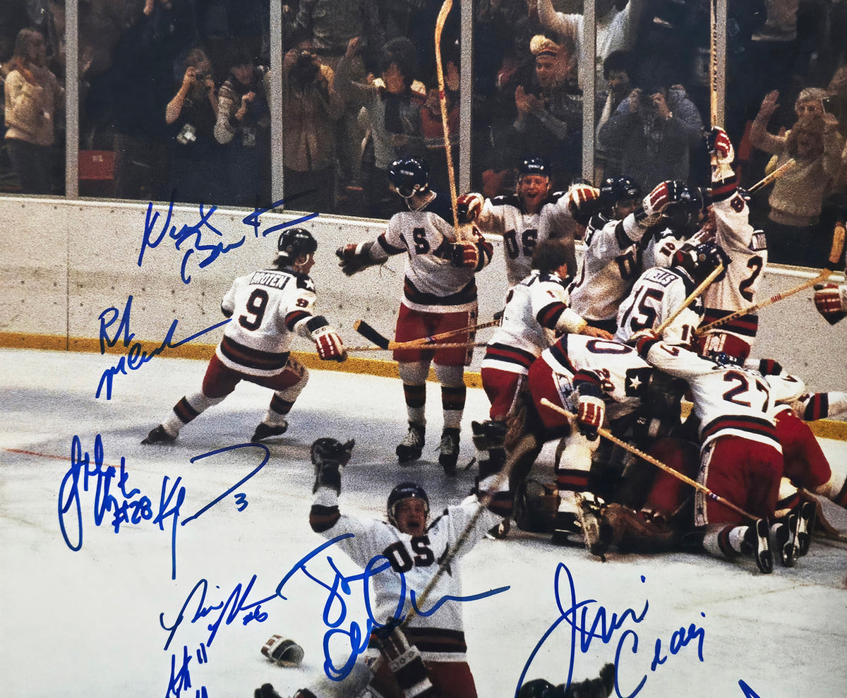 1980 Team USA Miracle on Ice Autographed Framed 16x20 Photo With 19 Signatures Beckett BAS Witness Stock #262545