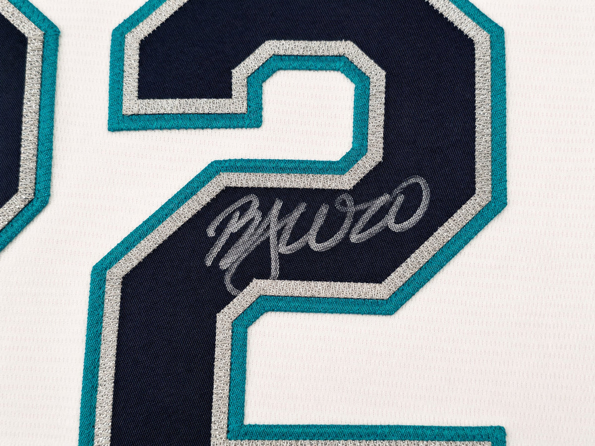 Seattle Mariners Bryan Woo Autographed White Nike Jersey Size XL JSA Witness Stock #265417