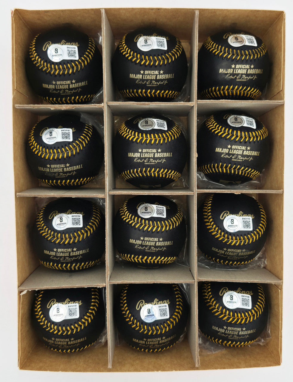 Frank Thomas Autographed Official Black MLB Baseball 12 Count Lot Chicago White Sox (Imperfections) Beckett BAS QR Stock #266299