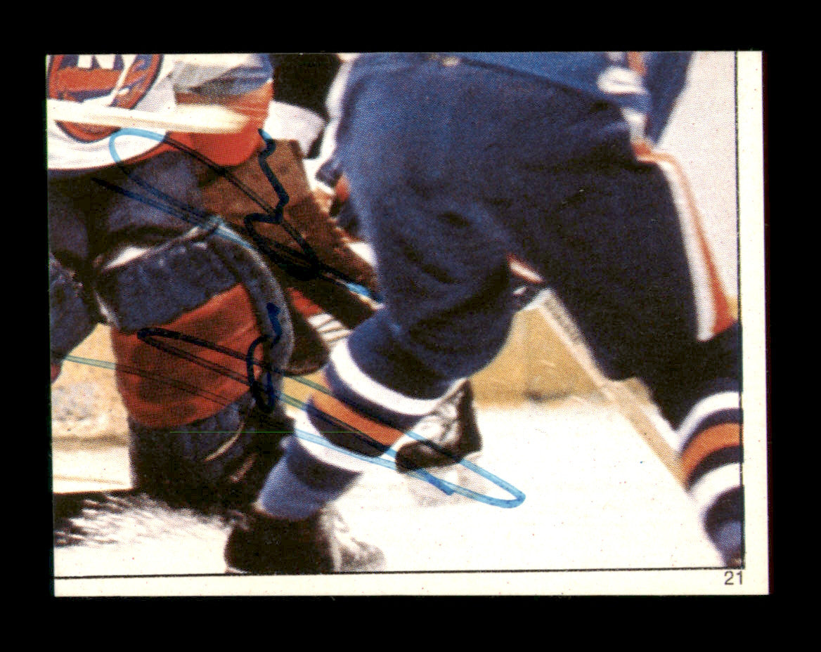 Jari Kurri Autographed 1983-84 Topps Stickers Card #21 Edmonton Oilers SKU #251474