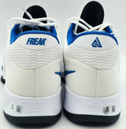 Giannis Antetokounmpo Autographed 2022 Player Exclusive (PE) Promo Kentucky Nike Zoom Freak 4 NCAA Shoes Size 16 (With Box) Beckett BAS Witness #3W395063 & #3W395064