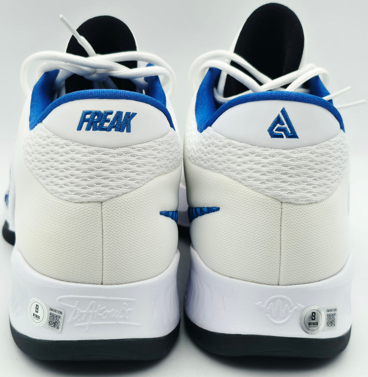 Giannis Antetokounmpo Autographed 2022 Player Exclusive (PE) Promo Kentucky Nike Zoom Freak 4 NCAA Shoes Size 16 (With Box) Beckett BAS Witness #3W395063 & #3W395064