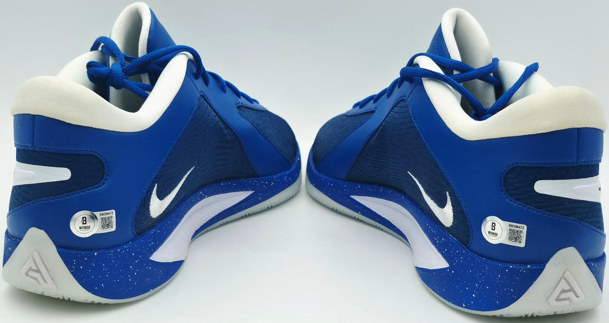 Giannis Antetokounmpo Autographed 2021 Player Exclusive (PE) Promo Nike Zoom Freak 2 Shoes Bucks Size 17 Beckett BAS Witness Stock #252602