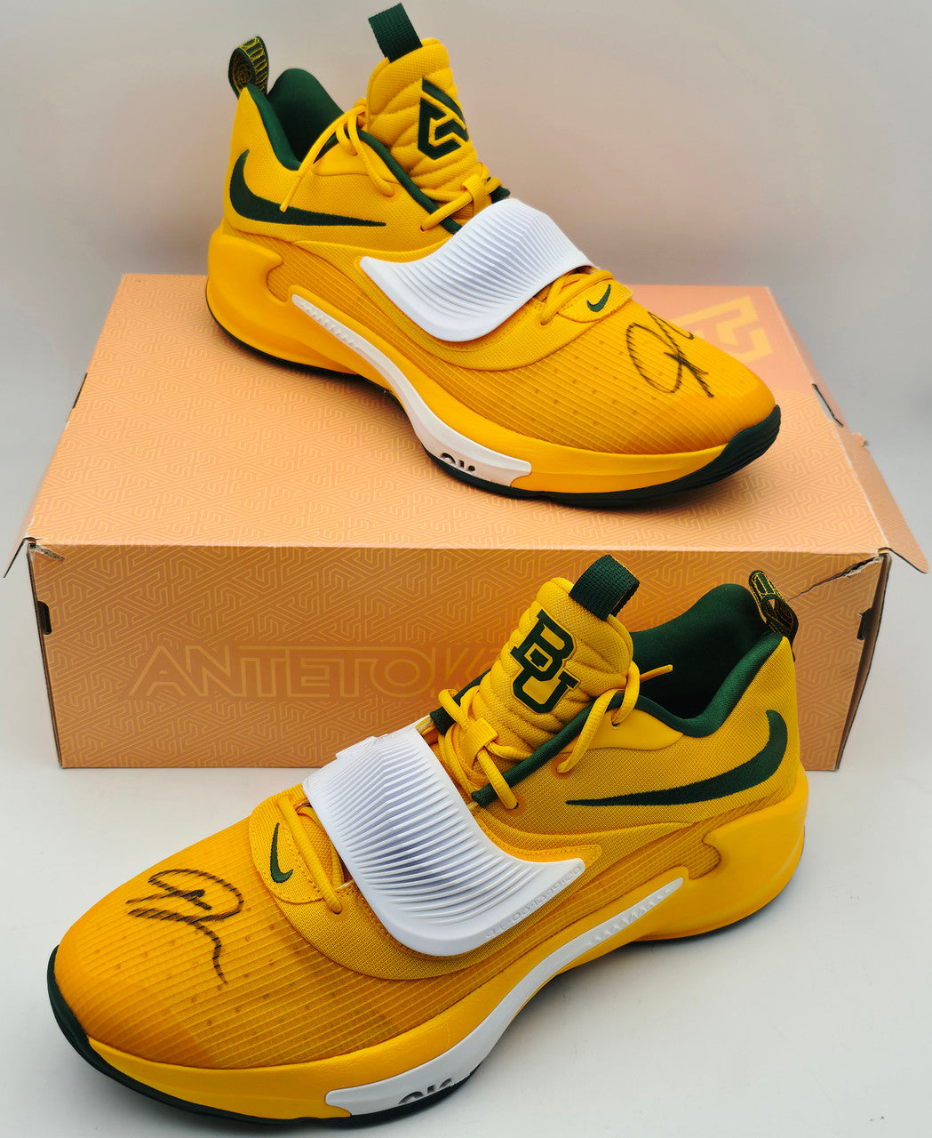 Giannis Antetokounmpo Autographed 2021 Player Exclusive (PE) Promo Baylor White Nike Zoom Freak 3 NCAA Shoes Size 16 (No Box) Beckett BAS Witness #3W396929 & #3W396930