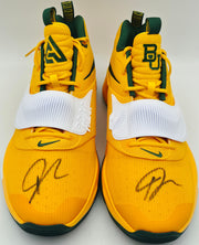 Giannis Antetokounmpo Autographed 2021 Player Exclusive (PE) Promo Baylor White Nike Zoom Freak 3 NCAA Shoes Size 16 (No Box) Beckett BAS Witness #3W396929 & #3W396930