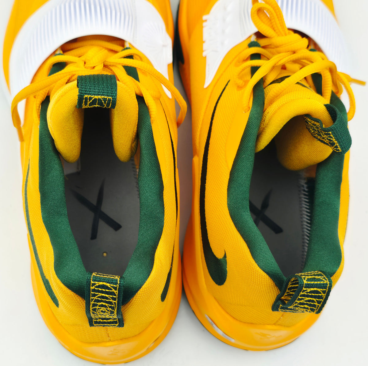 Giannis Antetokounmpo Autographed 2021 Player Exclusive (PE) Promo Baylor White Nike Zoom Freak 3 NCAA Shoes Size 16 (No Box) Beckett BAS Witness #3W396929 & #3W396930