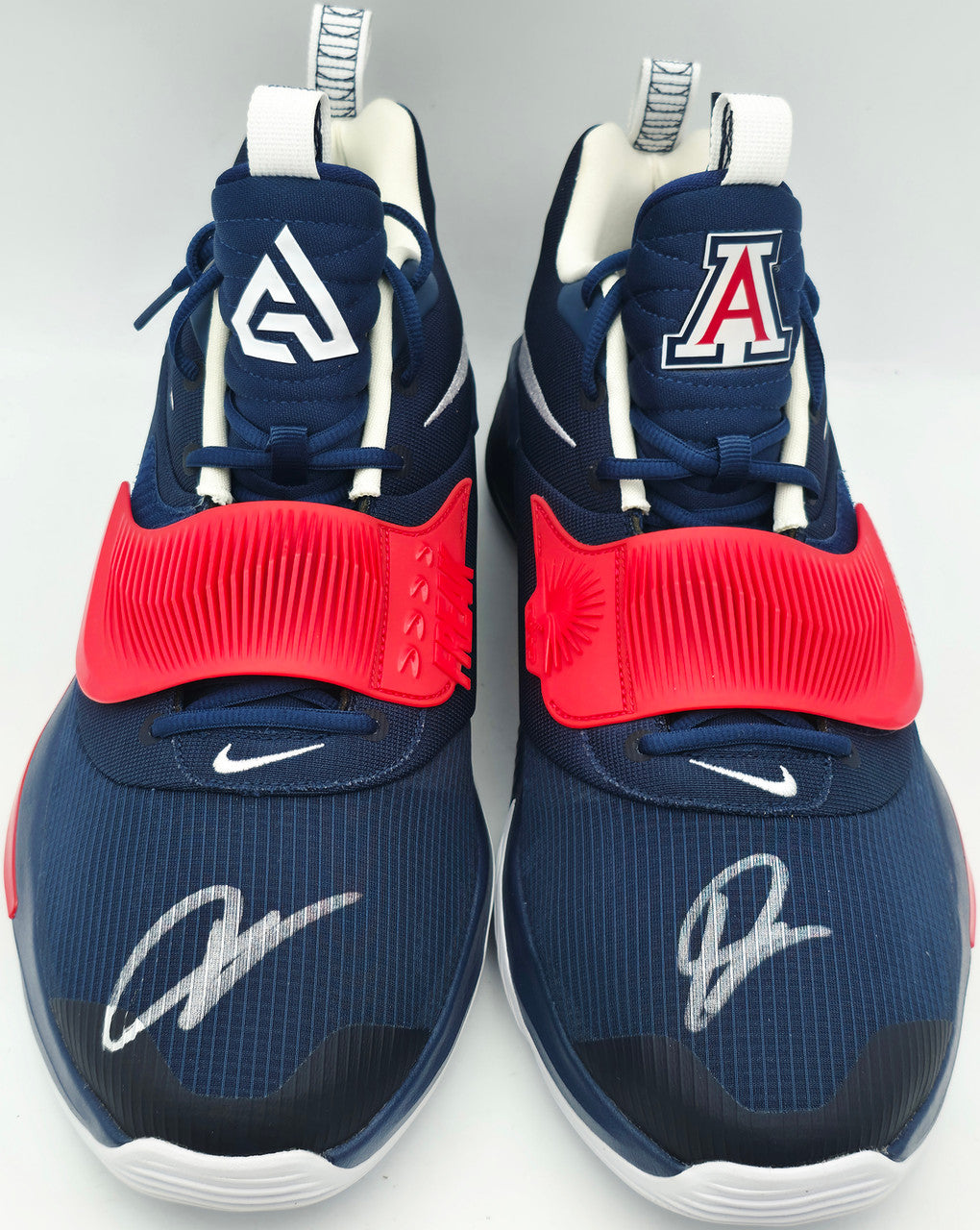 Giannis Antetokounmpo Autographed Grey Nike Zoom Freak 4 Shoes Bucks Size 16 (With Box) Beckett BAS Witness #3W396598 & #3W396599