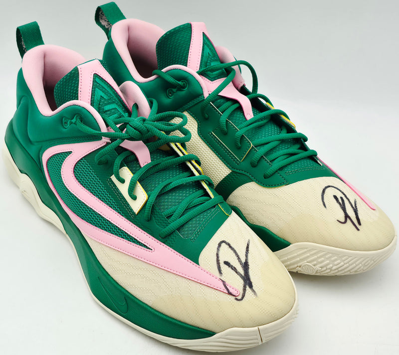 Giannis Antetokounmpo Autographed 2022 Player Exclusive (PE) Promo Michigan State White Nike Zoom Freak 4 NCAA Shoes Size 16 (With Box) Beckett BAS Witness #3W396969 & #3W396970