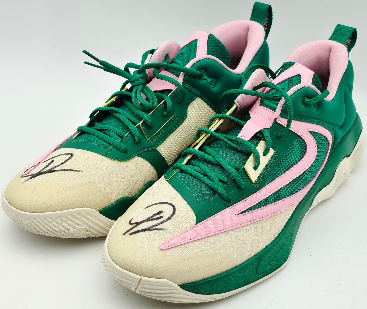 Giannis Antetokounmpo Autographed 2022 Player Exclusive (PE) Promo Michigan State White Nike Zoom Freak 4 NCAA Shoes Size 16 (With Box) Beckett BAS Witness #3W396969 & #3W396970