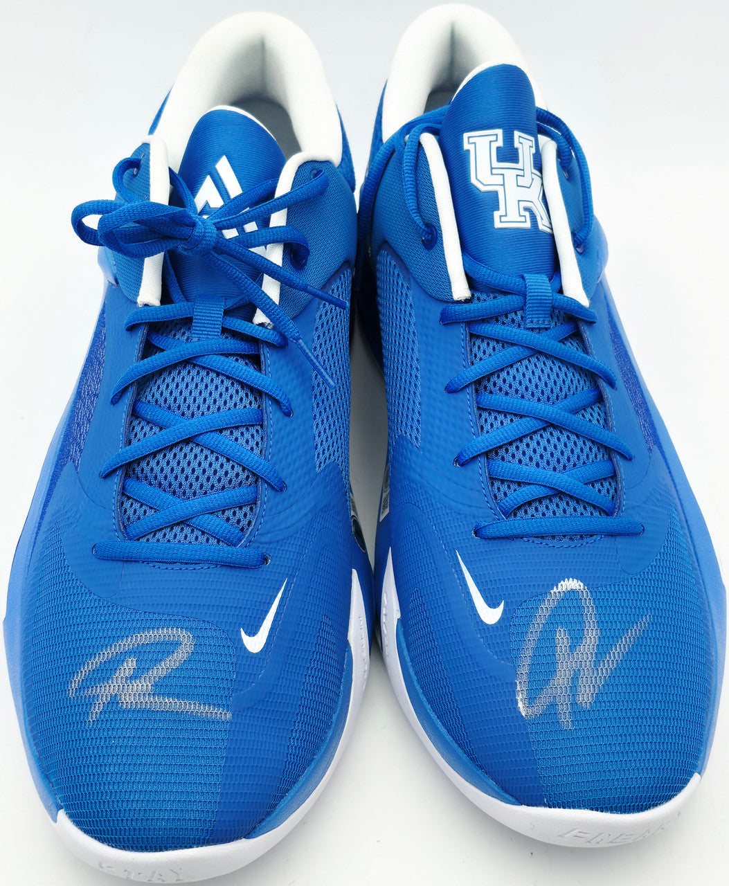 Giannis Antetokounmpo Autographed Nike Immortality 3 Shoes Bucks Size 17 (No Box) Beckett BAS Witness #3W395049 & #3W395050