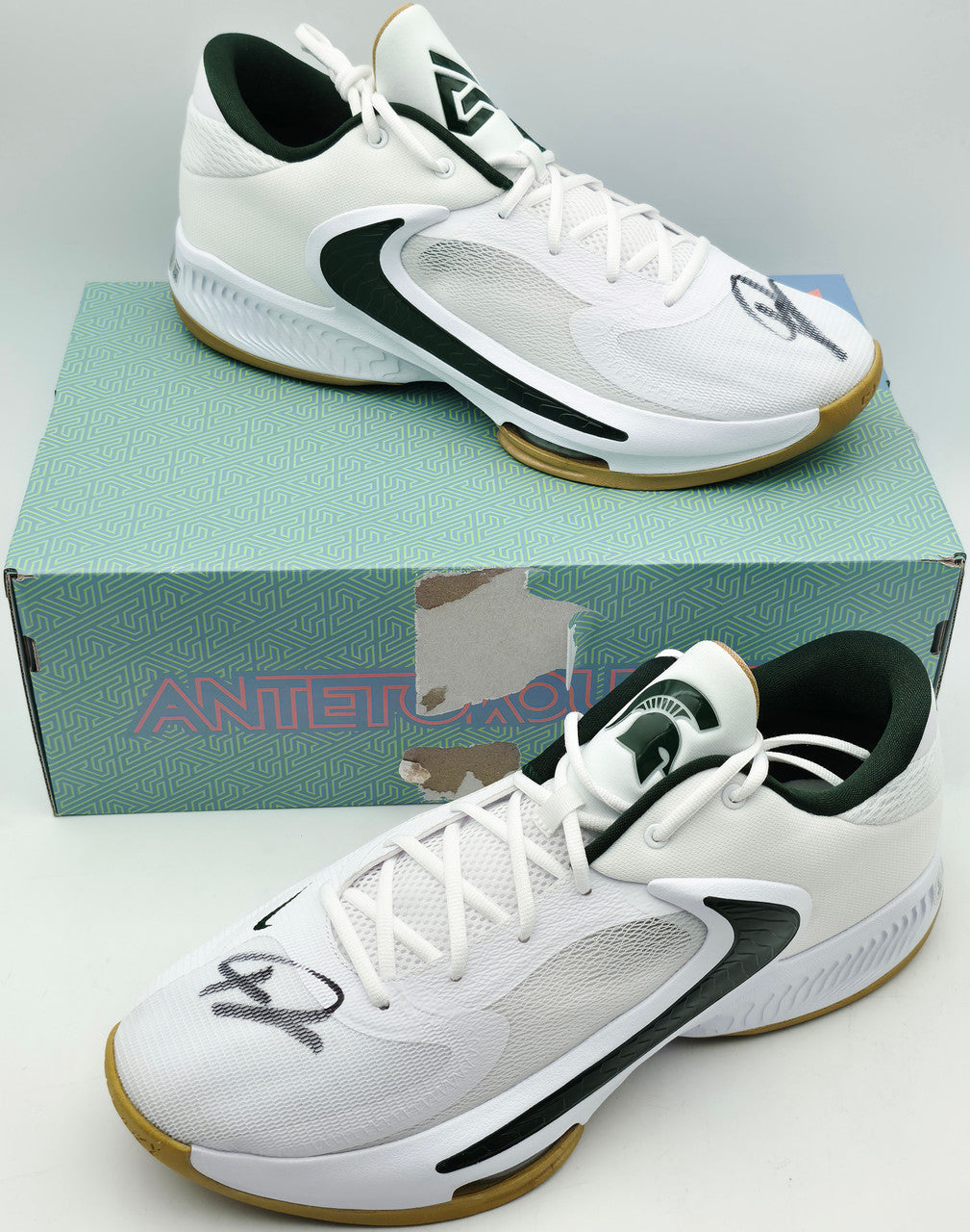 Giannis Antetokounmpo Autographed Teal Nike Immortality 3 Shoes Bucks Size 17 (No Box) Beckett BAS Witness #3W396412 & #3W396413