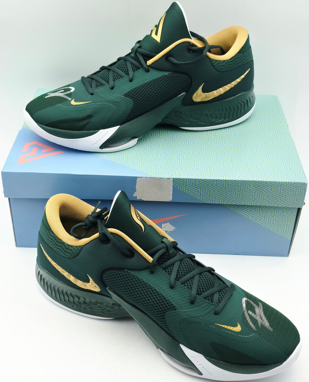 Giannis Antetokounmpo Autographed Green Nike Zoom Freak 6 Shoes Bucks Size 17 (With Box) Beckett BAS Witness #3W395100 & #3W395101