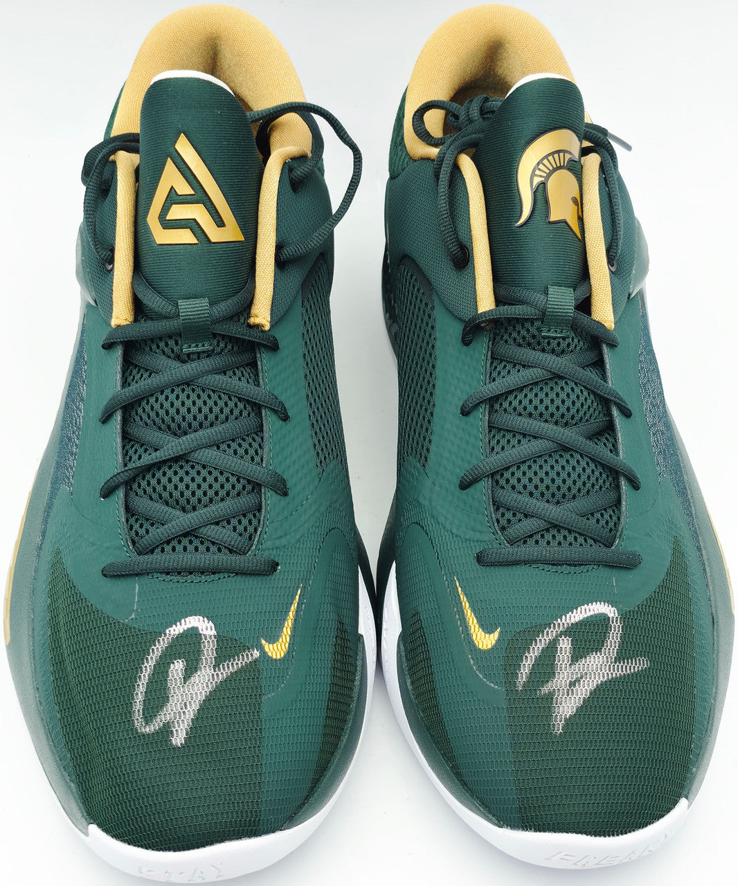Giannis Antetokounmpo Autographed Green Nike Zoom Freak 6 Shoes Bucks Size 17 (With Box) Beckett BAS Witness #3W395100 & #3W395101