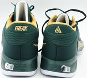 Giannis Antetokounmpo Autographed Green Nike Zoom Freak 6 Shoes Bucks Size 17 (With Box) Beckett BAS Witness #3W395100 & #3W395101