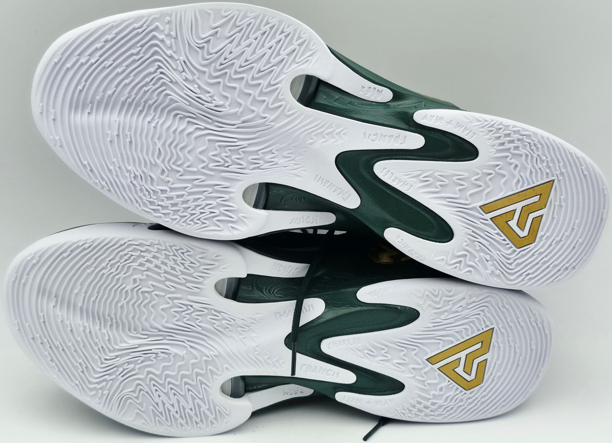 Giannis Antetokounmpo Autographed Green Nike Zoom Freak 6 Shoes Bucks Size 17 (With Box) Beckett BAS Witness #3W395100 & #3W395101