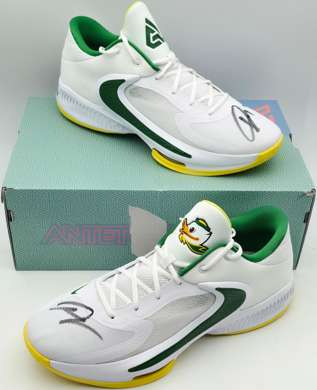 Giannis Antetokounmpo Autographed Blue Nike Zoom Freak 4 Shoes Bucks Size 17 (With Box) Beckett BAS Witness #3W396716 & #3W396717