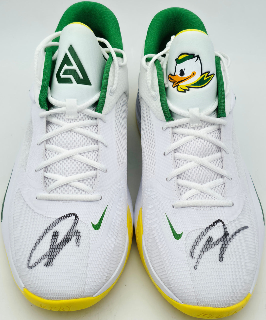 Giannis Antetokounmpo Autographed Blue Nike Zoom Freak 4 Shoes Bucks Size 17 (With Box) Beckett BAS Witness #3W396716 & #3W396717