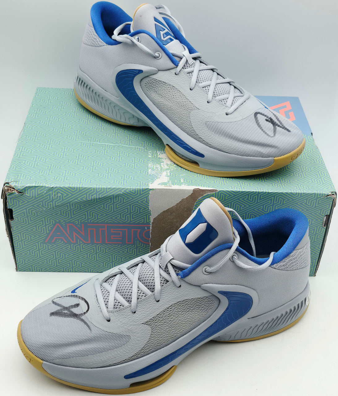 Giannis Antetokounmpo Autographed Nike Zoom Freak 2 Shoes Bucks Size 17 (No Box) Beckett BAS Witness #3W395059 & #3W395060