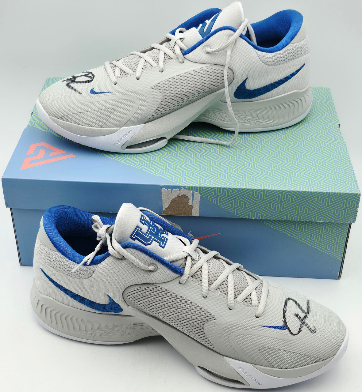 Giannis Antetokounmpo Autographed Nike Zoom Freak 3 Shoes Bucks Size 17 (No Box) Beckett BAS Witness #3W396895 & #3W396896