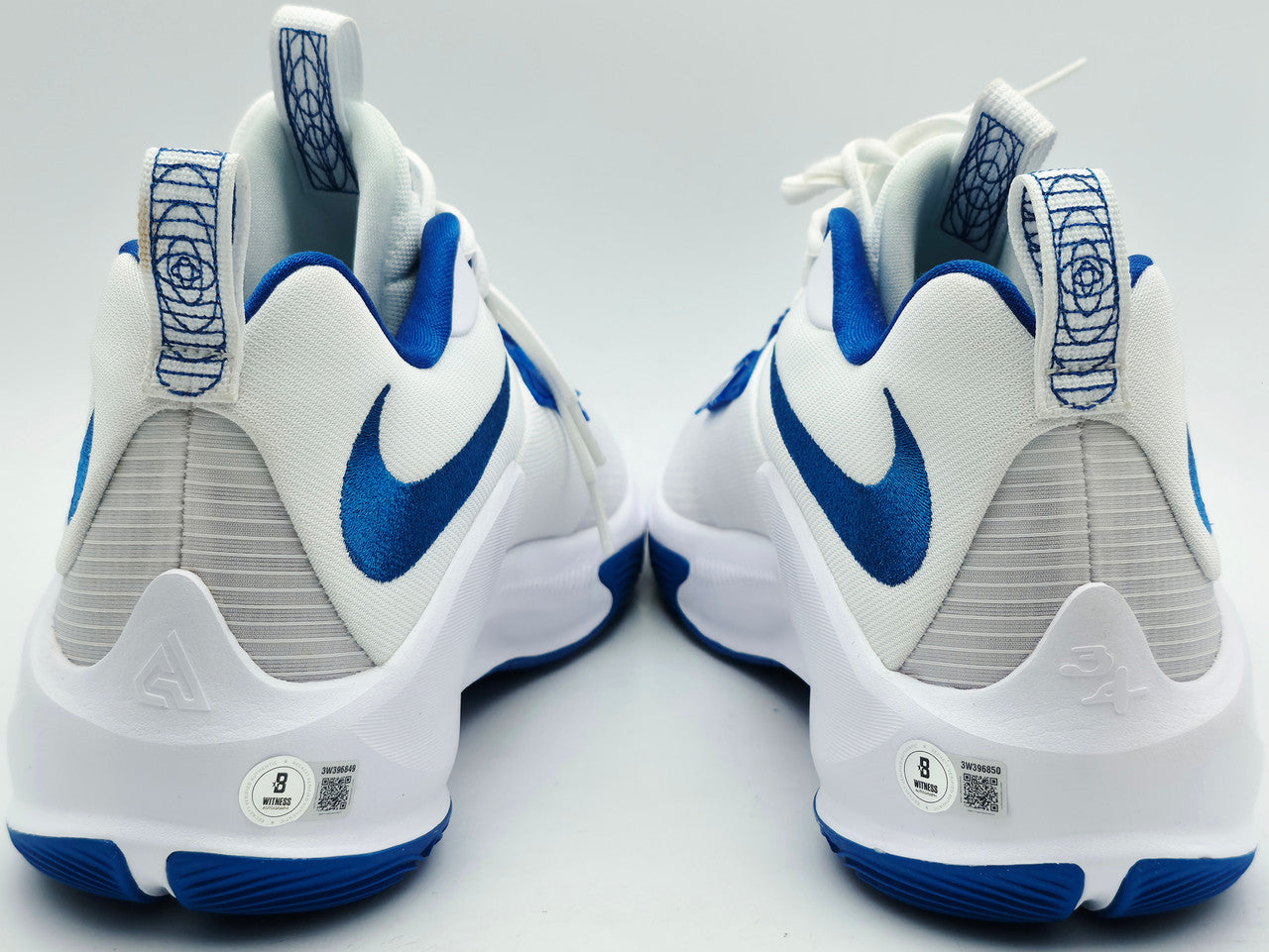 Giannis Antetokounmpo Autographed 2023 Player Exclusive (PE) Promo Blue Nike Zoom Freak 5 Shoes Bucks Size 17 Beckett BAS Witness Stock #252699