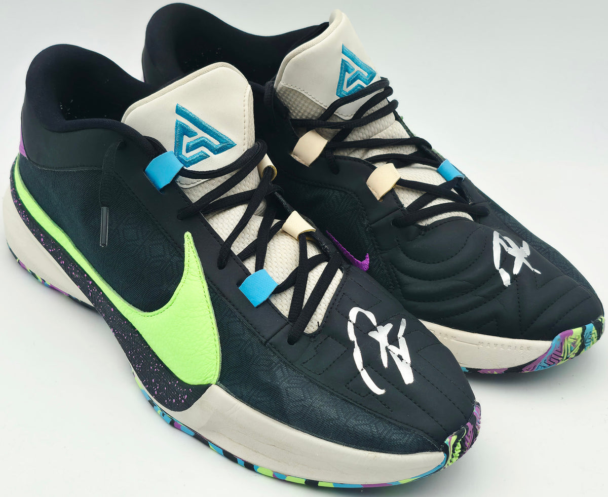 Giannis Antetokounmpo Autographed 2023 Player Exclusive (PE) Promo Duke Blue Devils White Nike Zoom Freak 5 NCAA Shoes Size 17 (With Box) Beckett BAS Witness #3W396654 & #3W396655