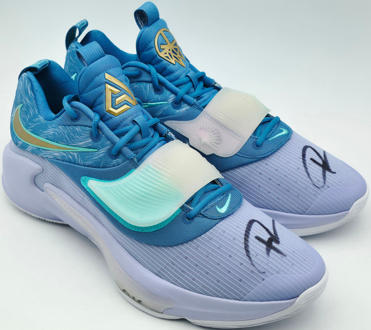 Giannis Antetokounmpo Autographed 2022 Player Exclusive (PE) Promo Oregon Yellow Nike Zoom Freak 4 NCAA Shoes Size 17 (With Box) Beckett BAS Witness #3W396652 & #3W396653