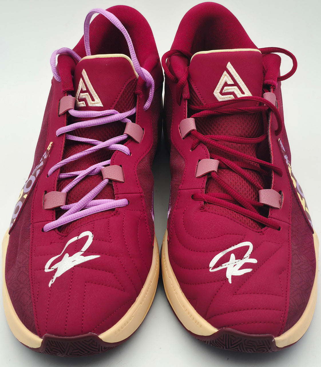 Giannis Antetokounmpo Autographed 2021 Player Exclusive (PE) Promo Green Nike Zoom Freak 2 Shoes Bucks Size 17 (No Box) Beckett BAS Witness #3W396817 & #3W396818