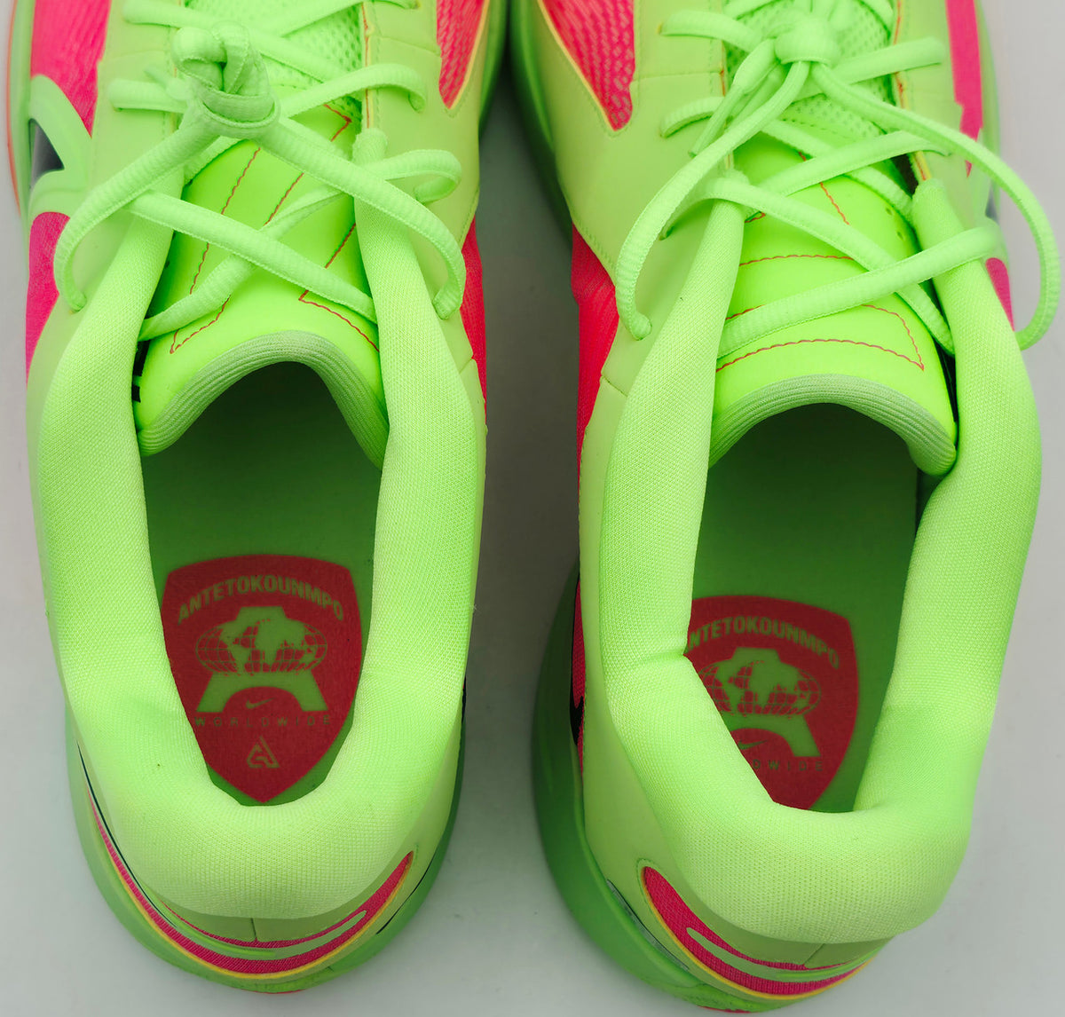 Giannis Antetokounmpo Autographed 2024 Player Exclusive (PE) Promo Oregon Black Nike Zoom Freak 6 NCAA Shoes Size 17 (No Box) Beckett BAS Witness #3W395039 & #3W395040